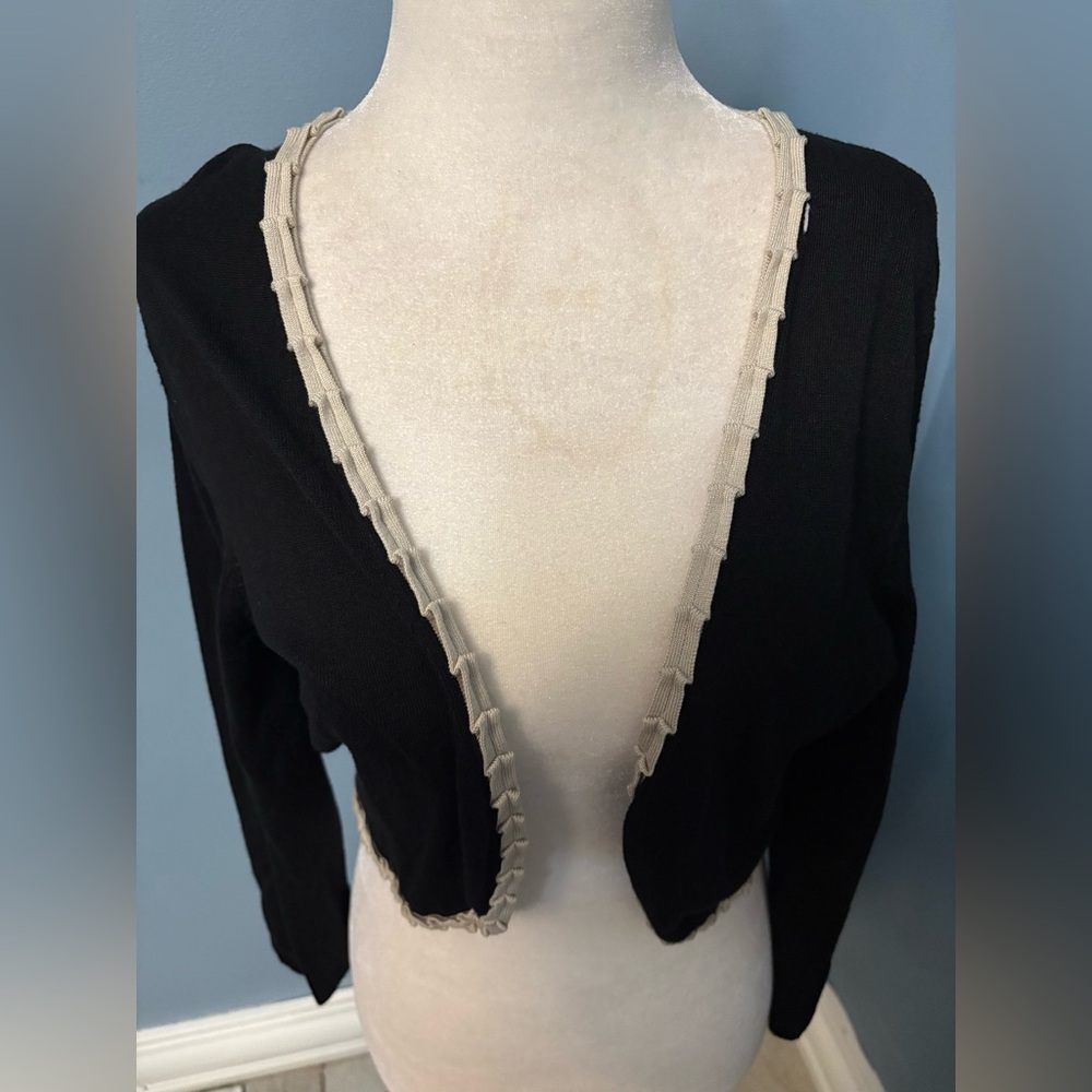 Chic Black and Cream Women's Shrug